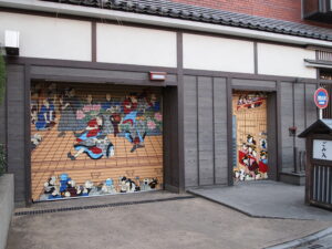 malunki na żaluzjach sklepowych Asakusa