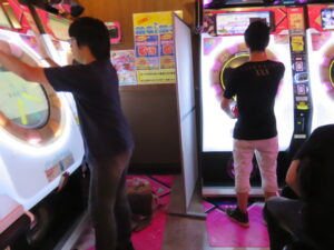rozrywka japończyków - salony gier